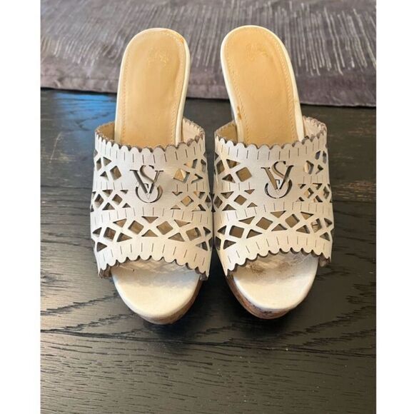 Victoria’s Secret Vintage White Cut Out Logo Cork Wedge Sandals sz 6.5 - Picture 2 of 8